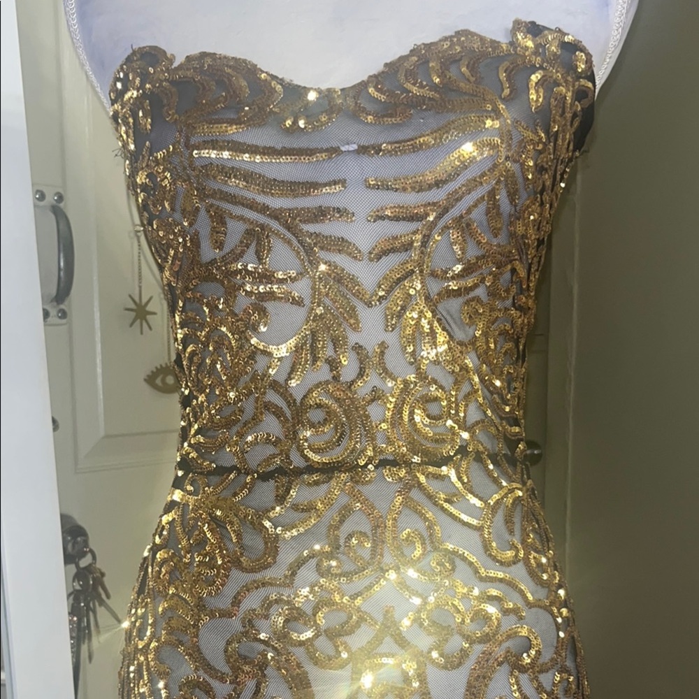Gold Bodycon Knee-Length Strapless Sequin see through Cocktail Dress - Picture 4 of 14